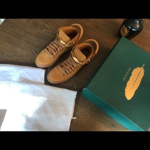 Buscemi sneakers (like new) wheat gum color (40)